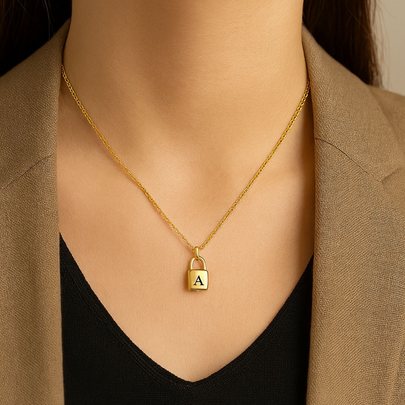 Initial Necklace "Gold Lock"