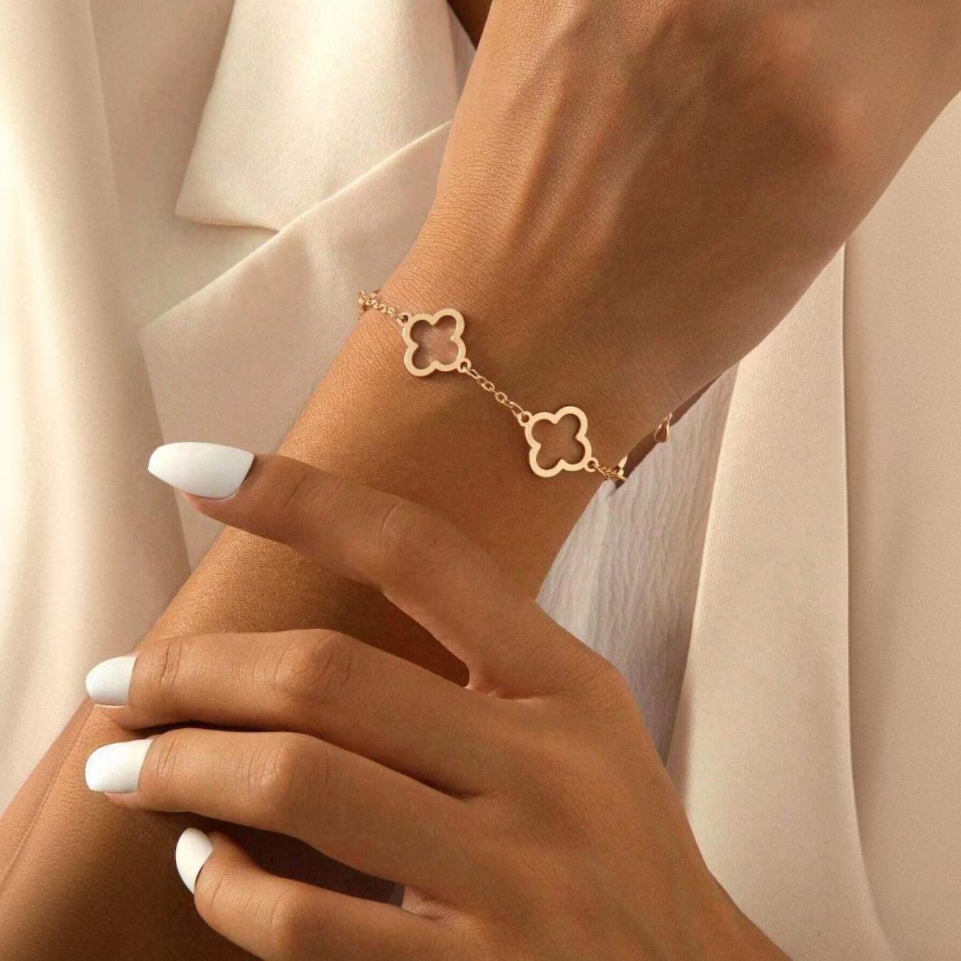 RICCARDI – "Elegant Blossom" BRACELET