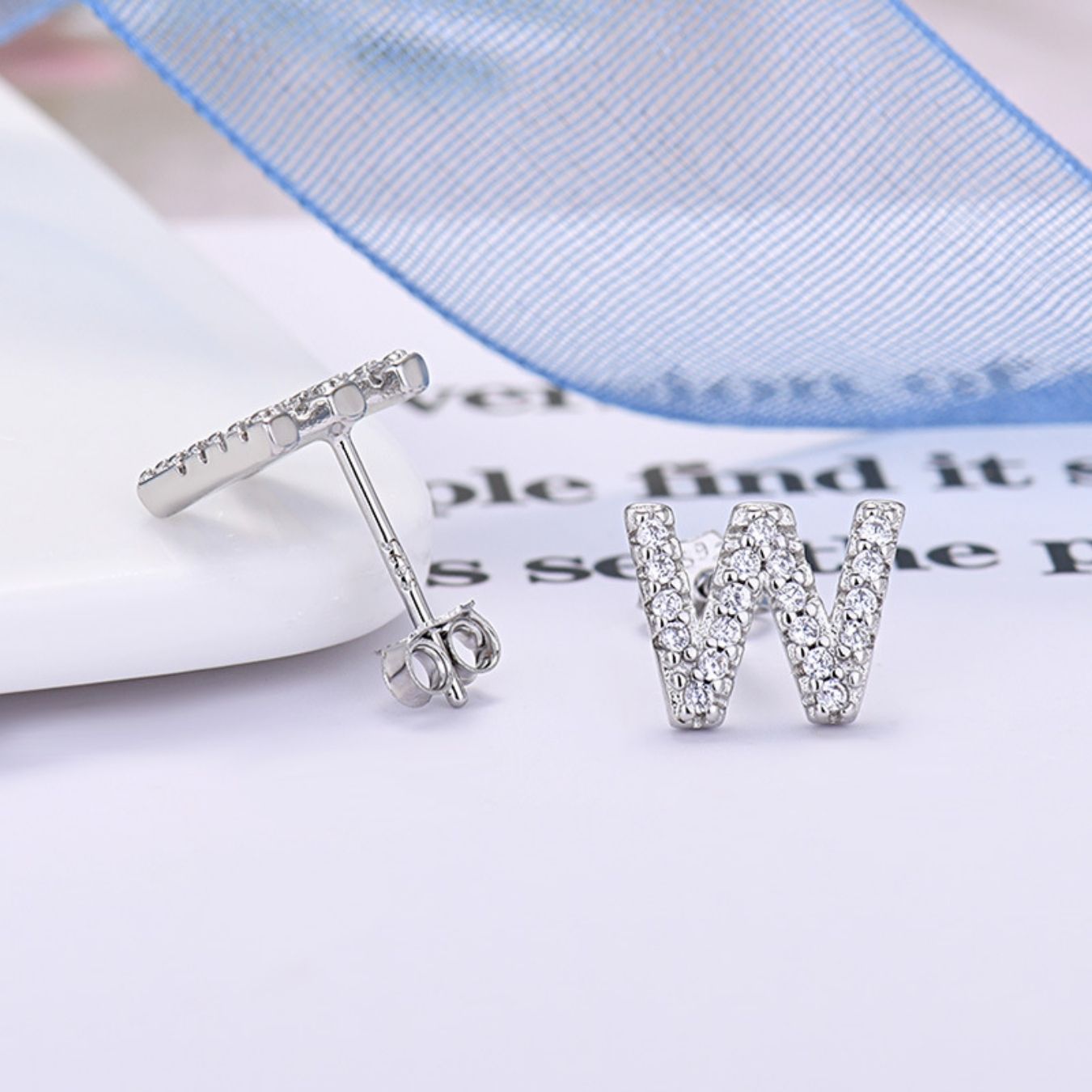 Initial Earrings "Identity"