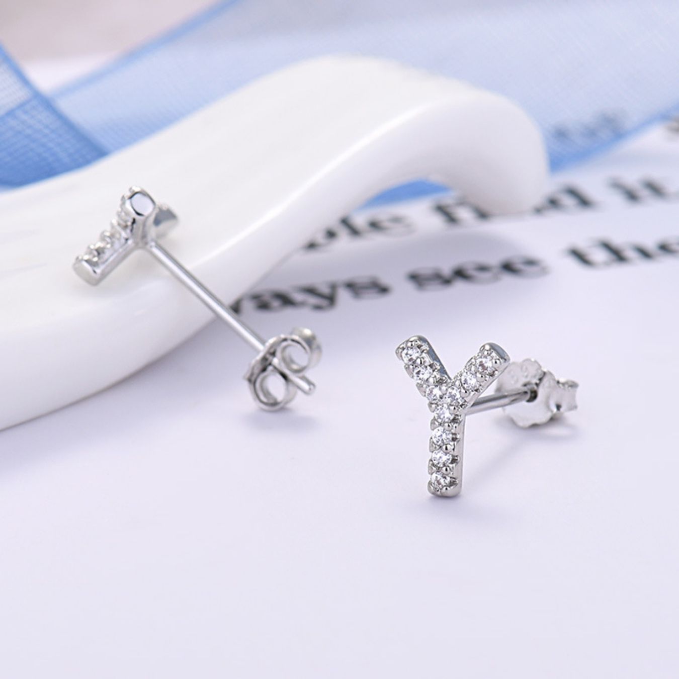 Initial Earrings "Identity"