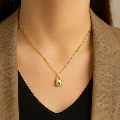 Initial Necklace "Gold Lock"