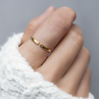 Adjustable Initial Ring "Whisper"