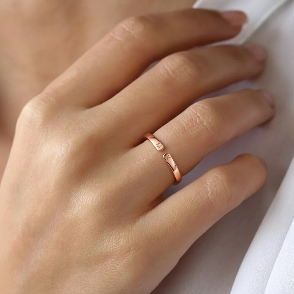 Adjustable Initial Ring "Whisper"